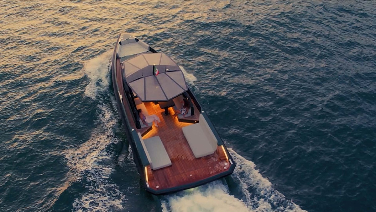 Аренда luxury tender Wally 43 Azure на Миконосе